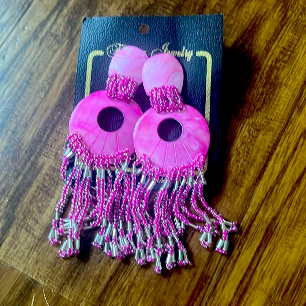 Pink shell and beads earring